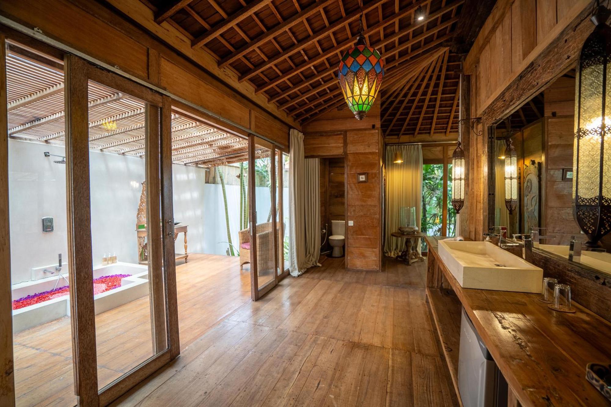 Kropak Canggu Buitenkant foto